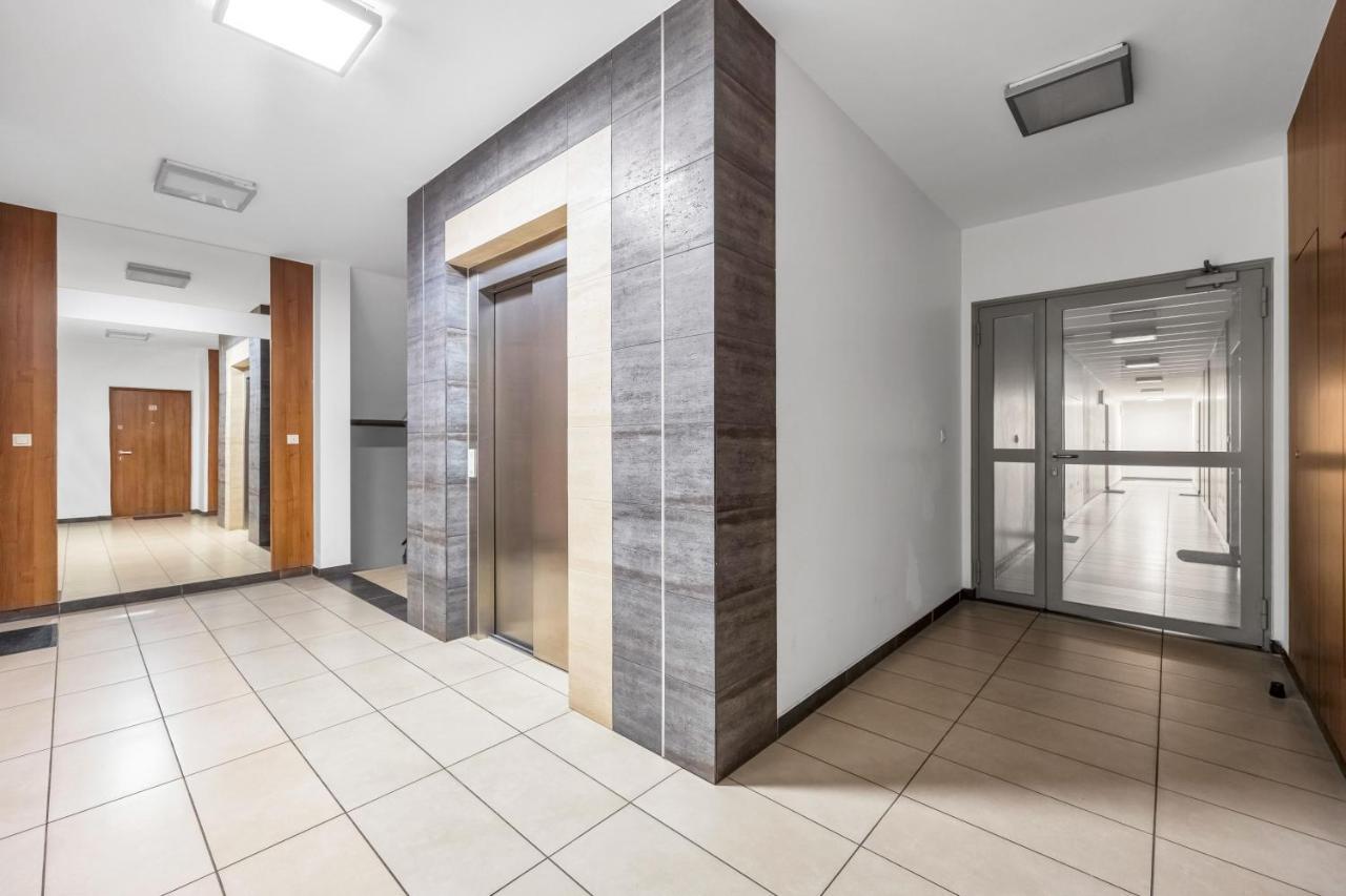 Spacious 2 Bedroom Ac Dalanowska 46 Warszawa Eksteriør billede